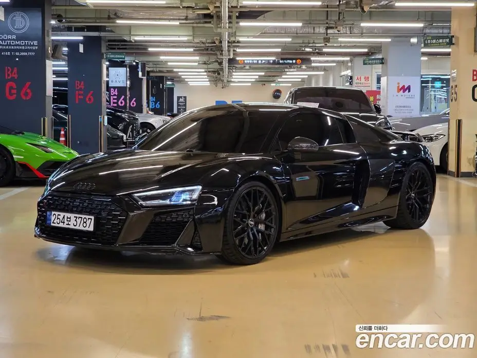 Audi R8 2017 5.2 автомат (гидро), фото 2 Audi R8 2017 5.2 автомат (гидро), фото 2
