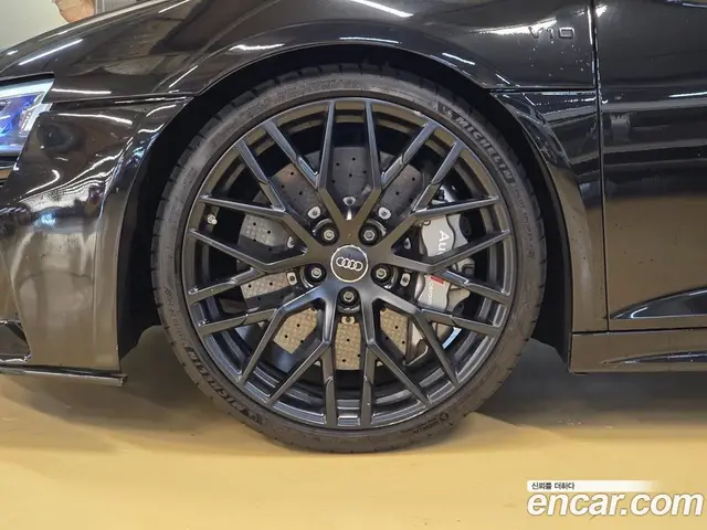 Audi R8 2017 5.2 автомат (гидро), миниатюра 5 Audi R8 2017 5.2 автомат (гидро), миниатюра 5