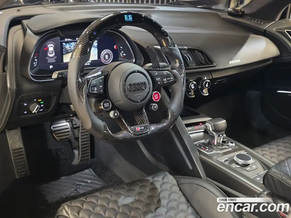Audi R8 2017 5.2 автомат (гидро), фото 9 Audi R8 2017 5.2 автомат (гидро), фото 9