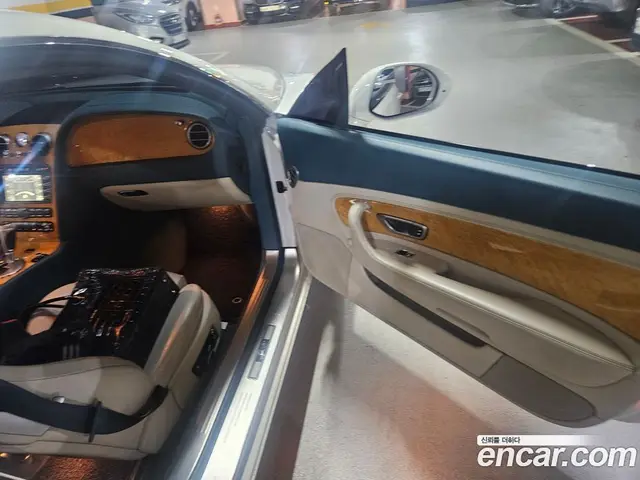 Bentley Continental 2009 6.0 автомат (гидро), миниатюра 3 Bentley Continental 2009 6.0 автомат (гидро), миниатюра 3