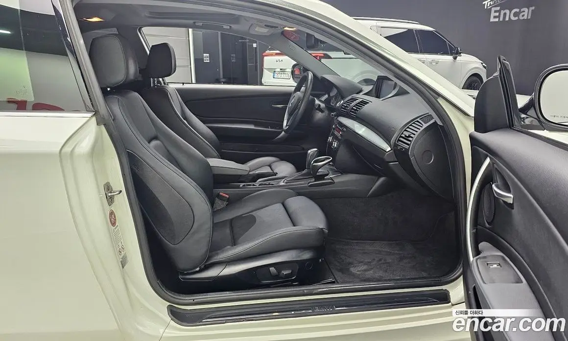 BMW 1 серия 2010 2.0 автомат (гидро), фото 11
