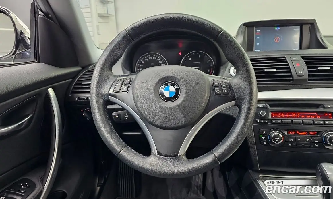 BMW 1 серия 2010 2.0 автомат (гидро), фото 15