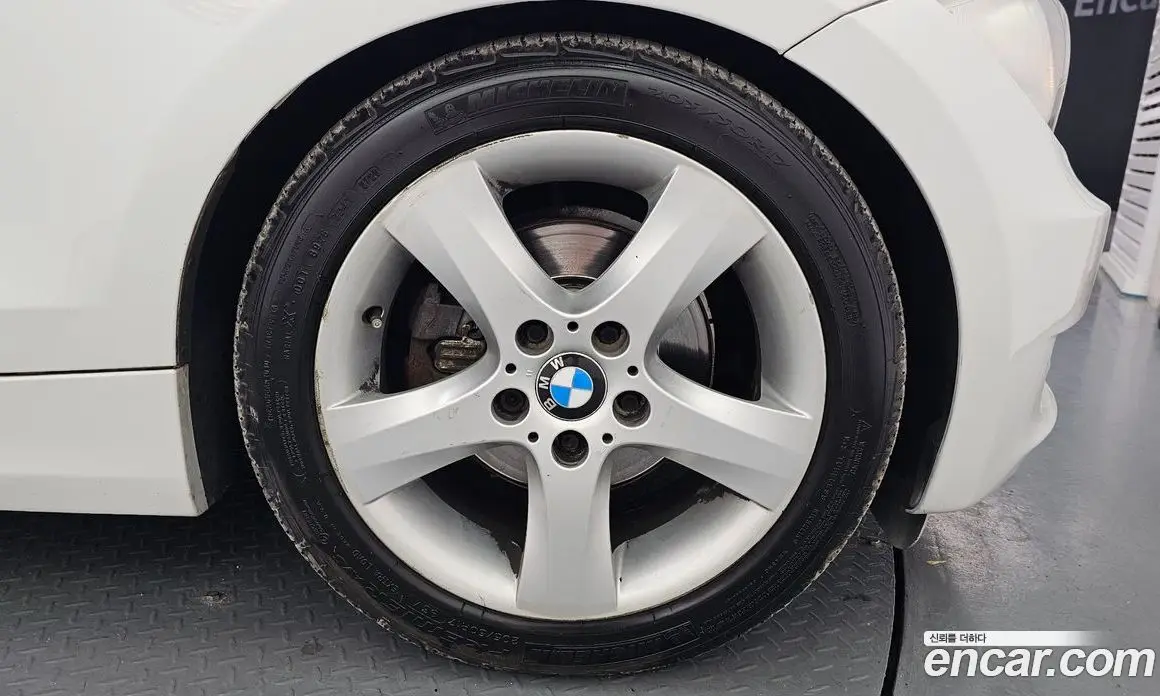 BMW 1 серия 2010 2.0 автомат (гидро), фото 5