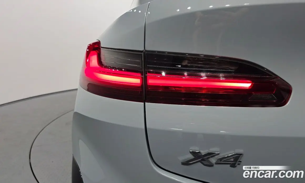 BMW X4 2023 2.0 автомат (гидро), фото 9