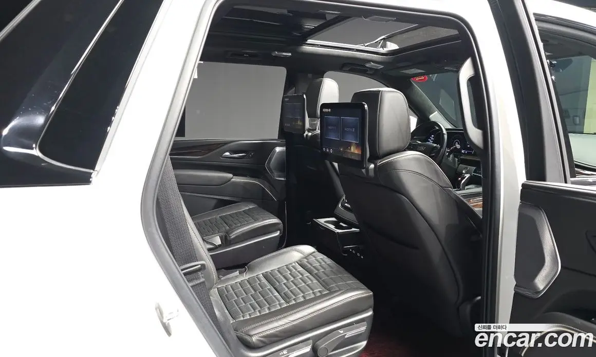Cadillac Escalade 2022 6.2 автомат (гидро), фото 12 Cadillac Escalade 2022 6.2 автомат (гидро), фото 12