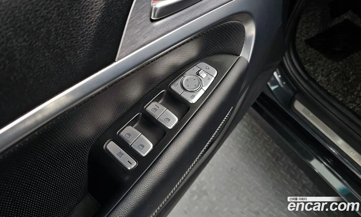 Genesis G70 2017 2.0 автомат (гидро), фото 13 Genesis G70 2017 2.0 автомат (гидро), фото 13