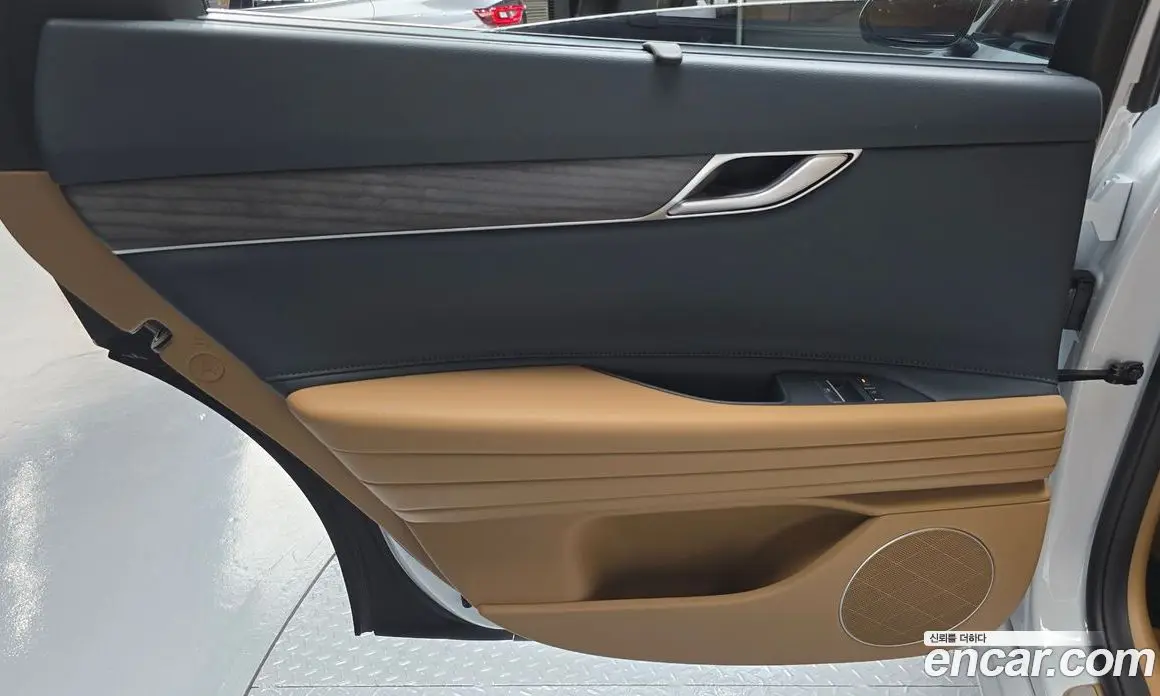 Genesis G80 2025 2.5 автомат (гидро), фото 15
