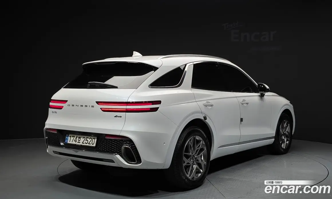 Genesis GV70 2023 2.5 автомат (гидро), фото 2 Genesis GV70 2023 2.5 автомат (гидро), фото 2