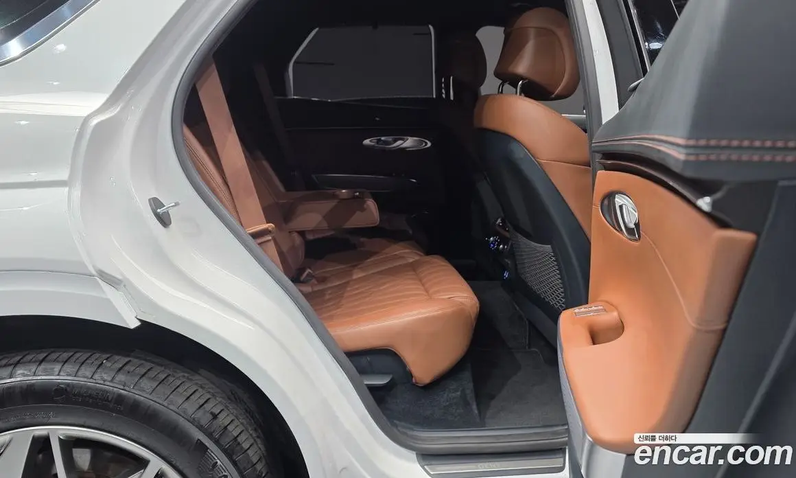 Genesis GV70 2023 2.5 автомат (гидро), фото 12 Genesis GV70 2023 2.5 автомат (гидро), фото 12
