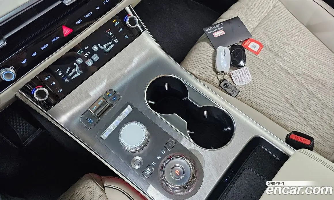 Genesis GV70 2025 2.5 автомат (гидро), фото 12 Genesis GV70 2025 2.5 автомат (гидро), фото 12