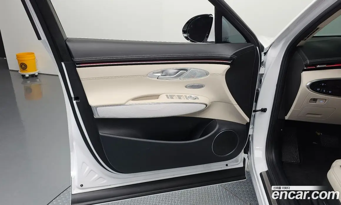 Genesis GV70 2025 2.5 автомат (гидро), фото 14 Genesis GV70 2025 2.5 автомат (гидро), фото 14