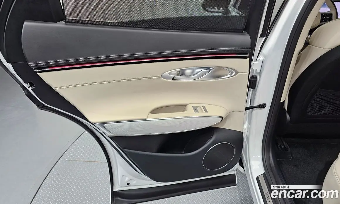 Genesis GV70 2025 2.5 автомат (гидро), фото 15 Genesis GV70 2025 2.5 автомат (гидро), фото 15
