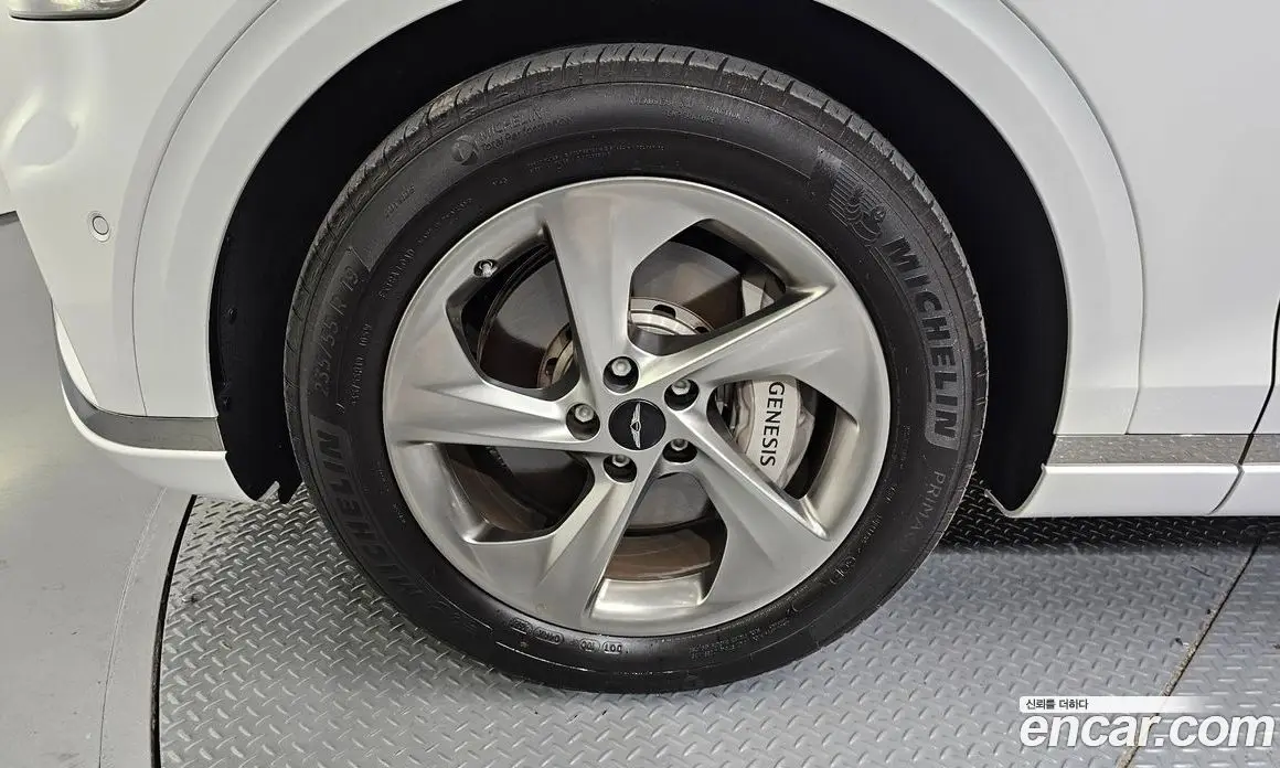 Genesis GV70 2025 2.5 автомат (гидро), фото 5 Genesis GV70 2025 2.5 автомат (гидро), фото 5