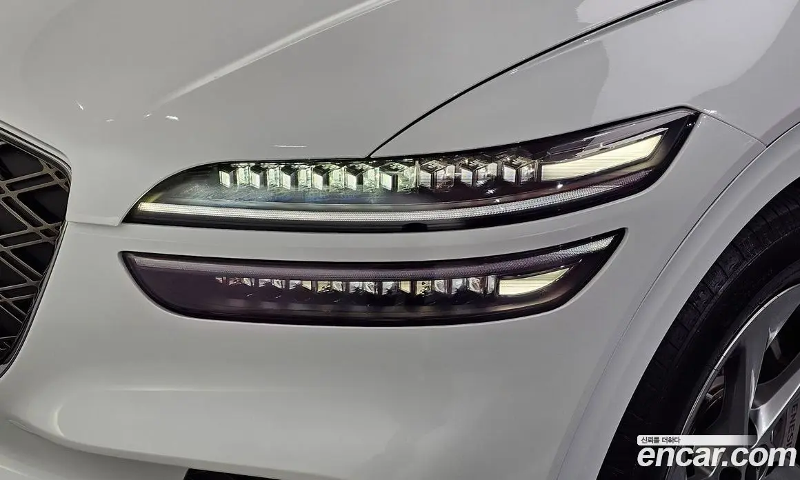 Genesis GV70 2025 2.5 автомат (гидро), фото 8 Genesis GV70 2025 2.5 автомат (гидро), фото 8
