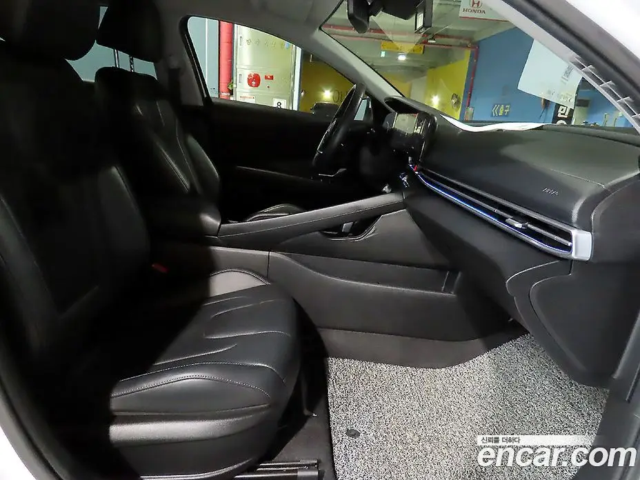 Hyundai Avante 2021 1.6 автомат (гидро), фото 12
