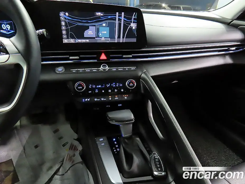Hyundai Avante 2021 1.6 автомат (гидро), фото 18