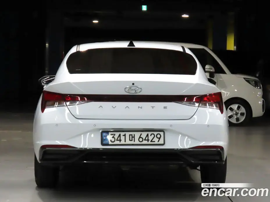 Hyundai Avante 2021 1.6 автомат (гидро), фото 4