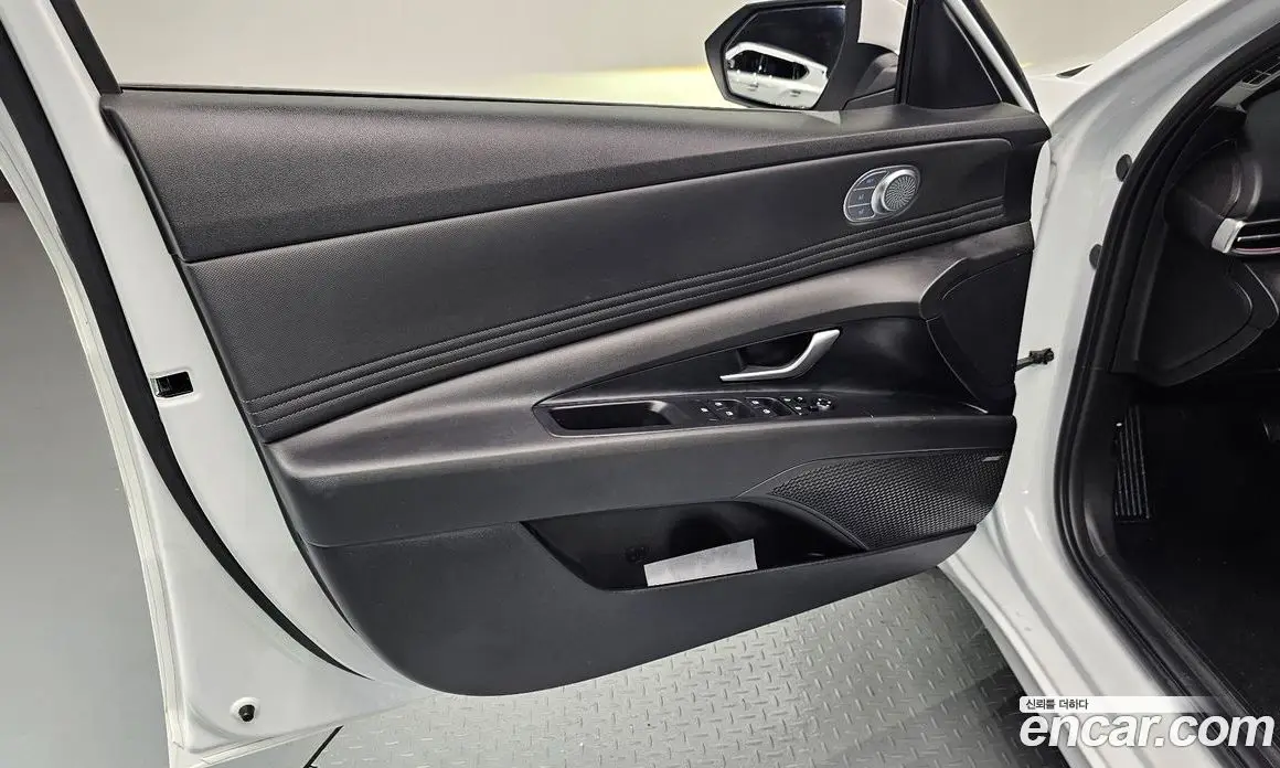 Hyundai Avante 2022 1.6 автомат (гидро), фото 14