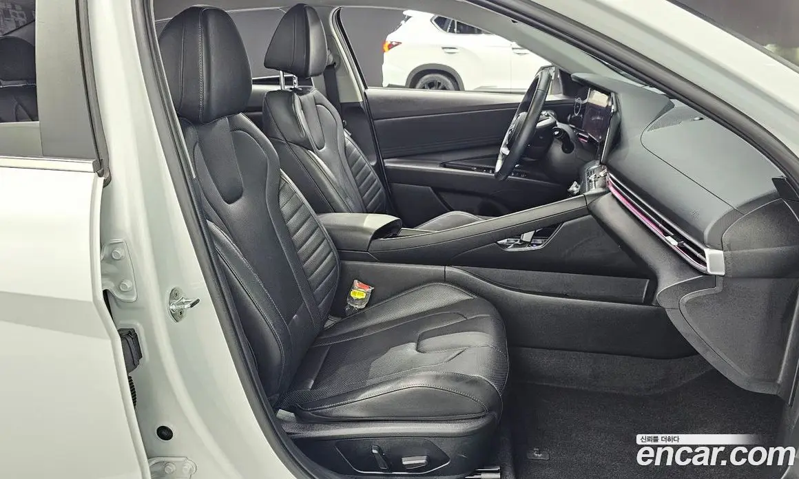 Hyundai Avante 2022 1.6 автомат (гидро), фото 18