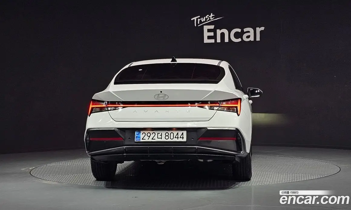Hyundai Avante 2024 1.6 автомат (гидро), фото 4