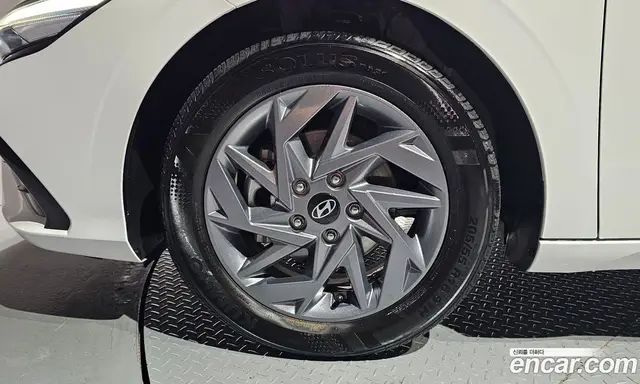 Hyundai Avante 2024 1.6 автомат (гидро), миниатюра 5