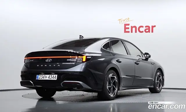 Hyundai Sonata 2023 2.0 автомат (гидро), миниатюра 2