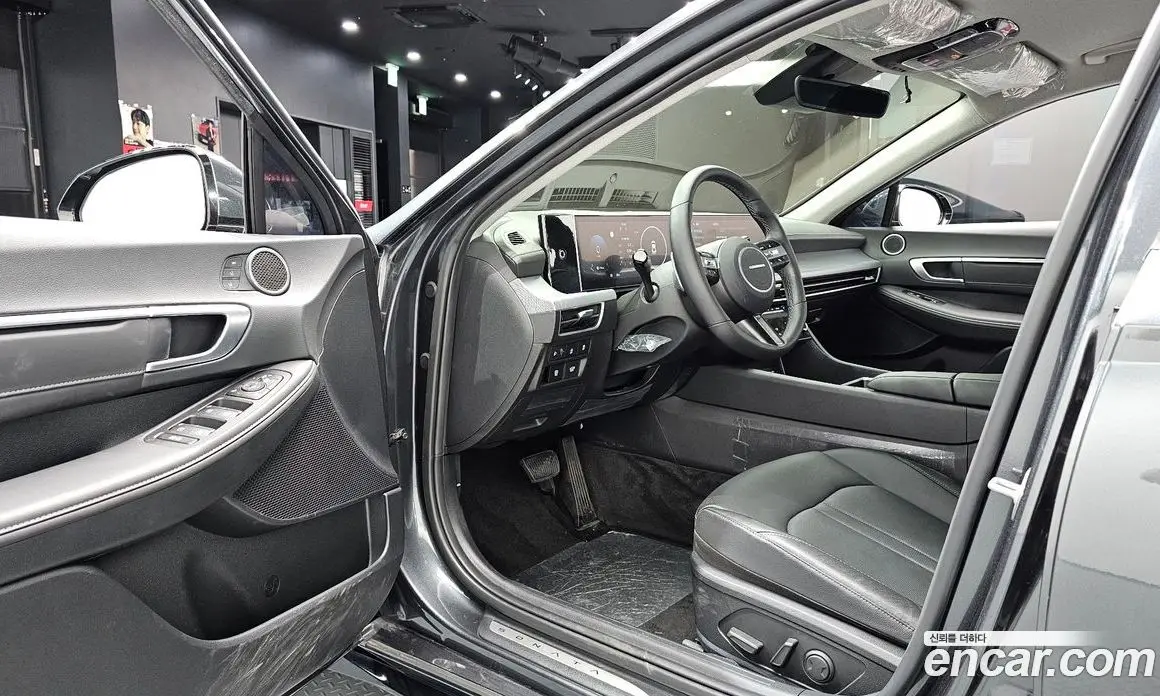 Hyundai Sonata 2023 2.0 автомат (гидро), фото 13