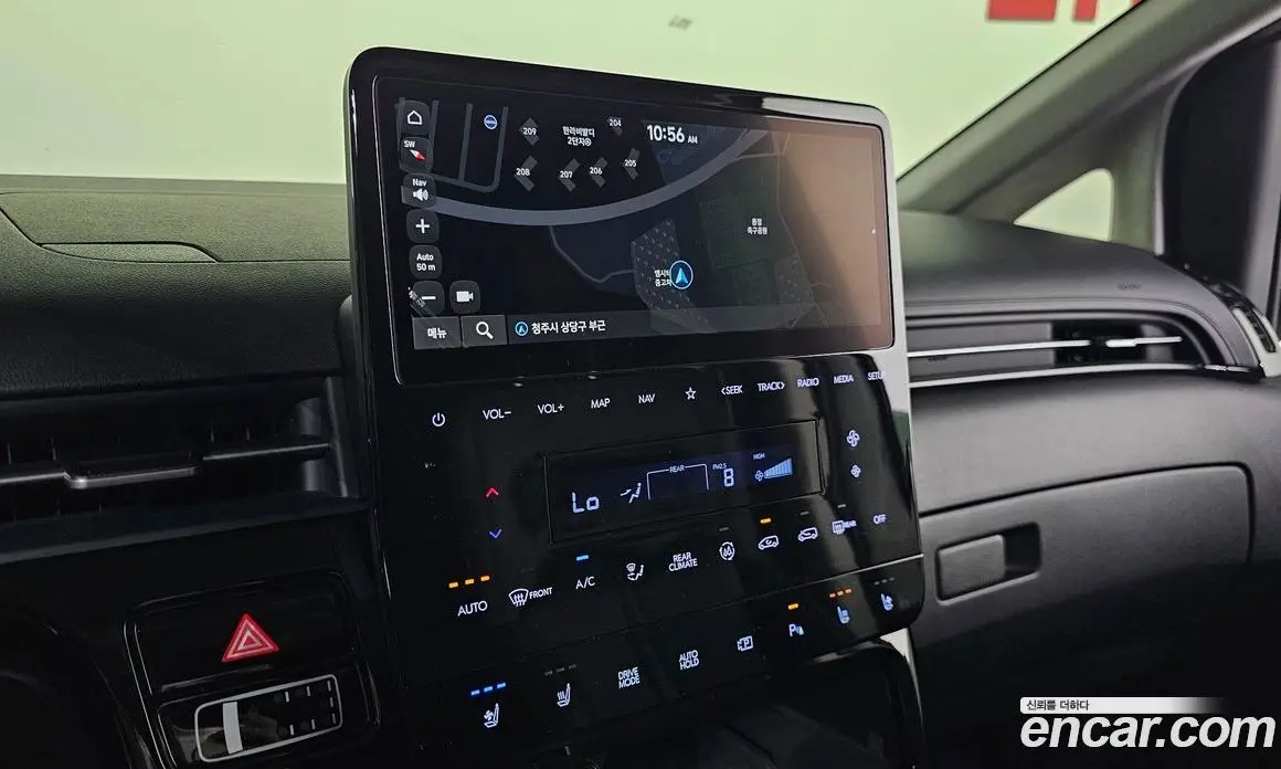 Hyundai Staria 2023 2.2 автомат (гидро), фото 14