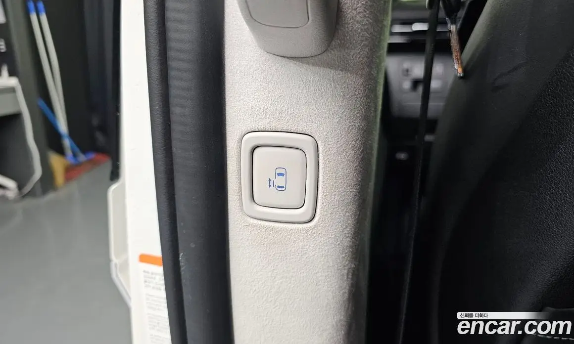Hyundai Staria 2023 2.2 автомат (гидро), фото 16