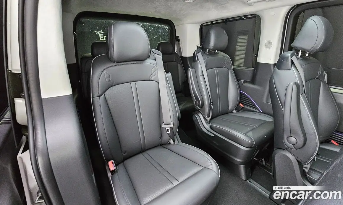 Hyundai Staria 2023 2.2 автомат (гидро), фото 19