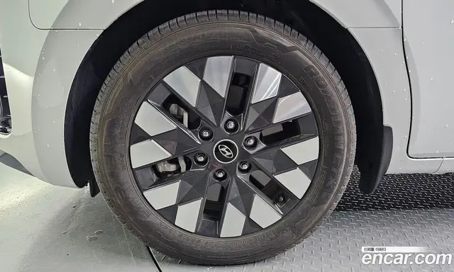 Hyundai Staria 2023 2.2 автомат (гидро), миниатюра 5