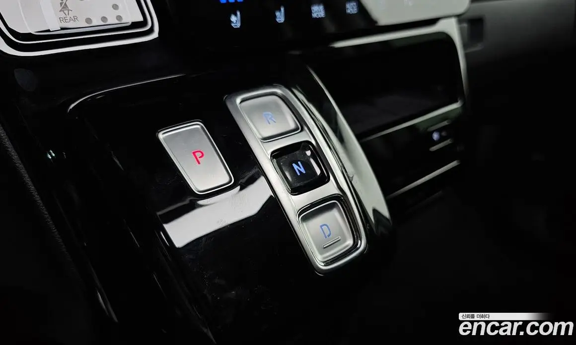 Hyundai Staria 2023 2.2 автомат (гидро), фото 9