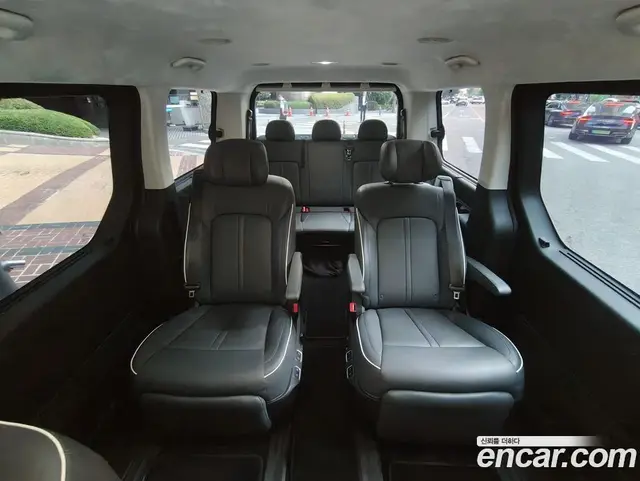 Hyundai Staria 2023 2.2 автомат (гидро), миниатюра 2
