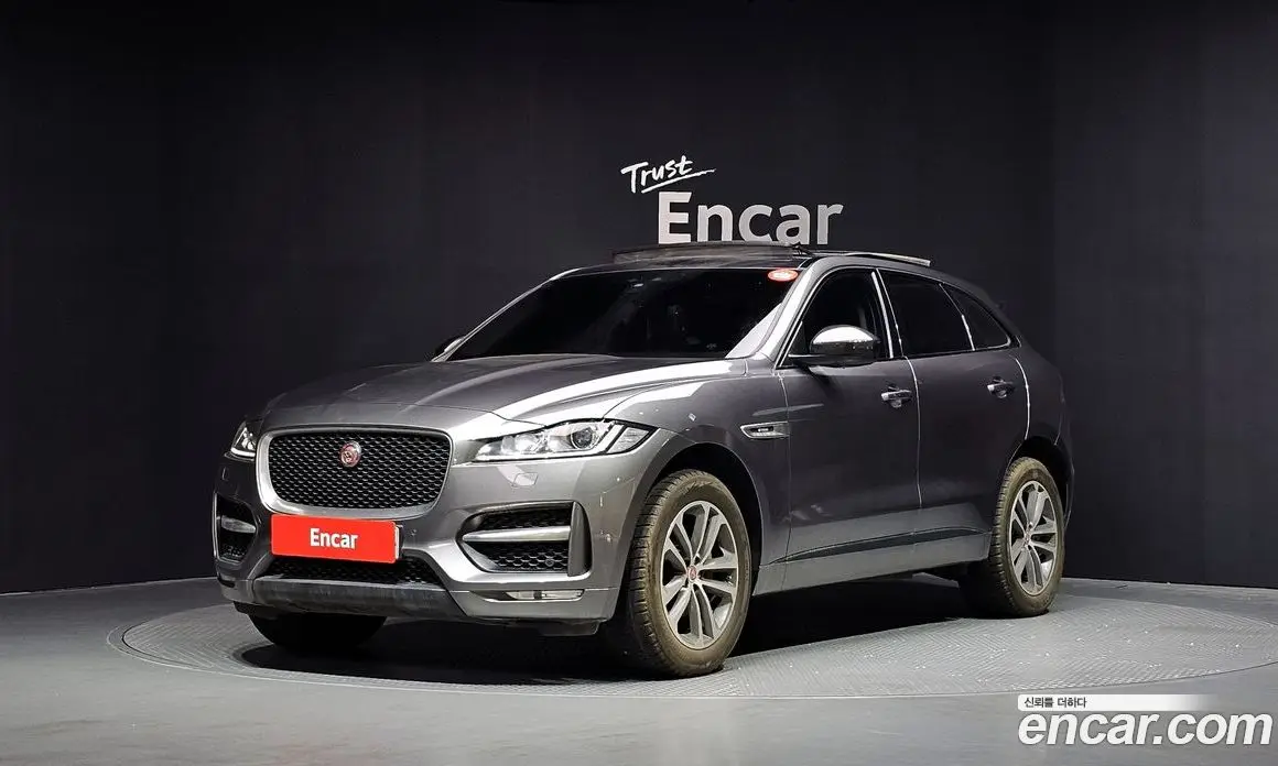 Jaguar F-Pace 2016 2.0 автомат (гидро), фото 1 Jaguar F-Pace 2016 2.0 автомат (гидро), фото 1