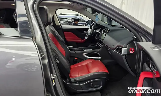 Jaguar F-Pace 2016 2.0 автомат (гидро), миниатюра 11 Jaguar F-Pace 2016 2.0 автомат (гидро), миниатюра 11