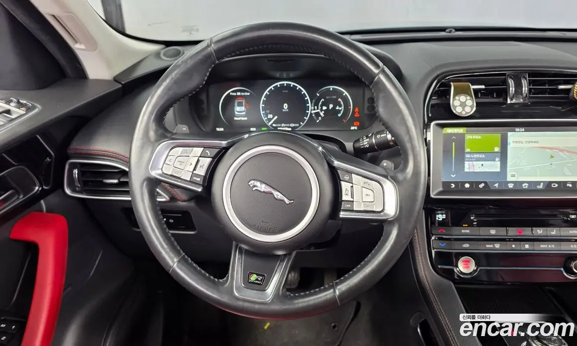 Jaguar F-Pace 2016 2.0 автомат (гидро), фото 13 Jaguar F-Pace 2016 2.0 автомат (гидро), фото 13