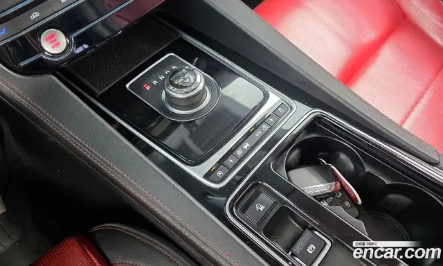 Jaguar F-Pace 2016 2.0 автомат (гидро), миниатюра 9 Jaguar F-Pace 2016 2.0 автомат (гидро), миниатюра 9
