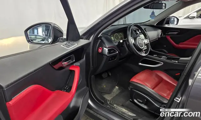 Jaguar F-Pace 2016 2.0 автомат (гидро), миниатюра 10 Jaguar F-Pace 2016 2.0 автомат (гидро), миниатюра 10