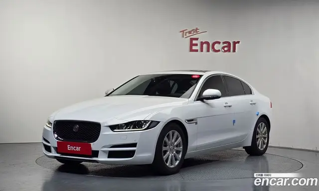 Jaguar XE 2015 2.0 автомат (гидро), миниатюра 1 Jaguar XE 2015 2.0 автомат (гидро), миниатюра 1