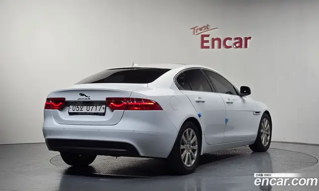 Jaguar XE 2015 2.0 автомат (гидро), миниатюра 2 Jaguar XE 2015 2.0 автомат (гидро), миниатюра 2