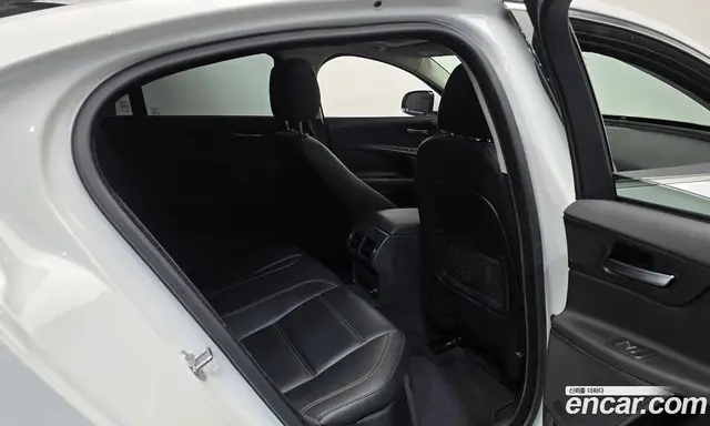 Jaguar XE 2015 2.0 автомат (гидро), миниатюра 11 Jaguar XE 2015 2.0 автомат (гидро), миниатюра 11