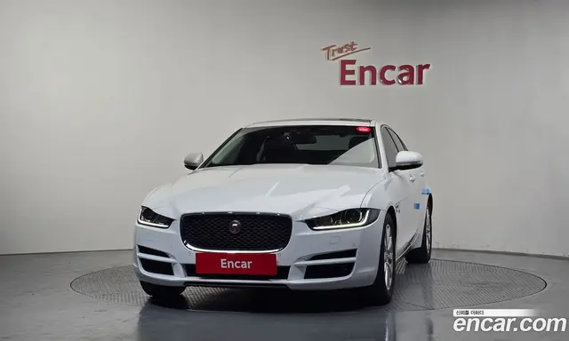Jaguar XE 2015 2.0 автомат (гидро), миниатюра 3 Jaguar XE 2015 2.0 автомат (гидро), миниатюра 3