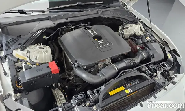 Jaguar XE 2015 2.0 автомат (гидро), миниатюра 6 Jaguar XE 2015 2.0 автомат (гидро), миниатюра 6