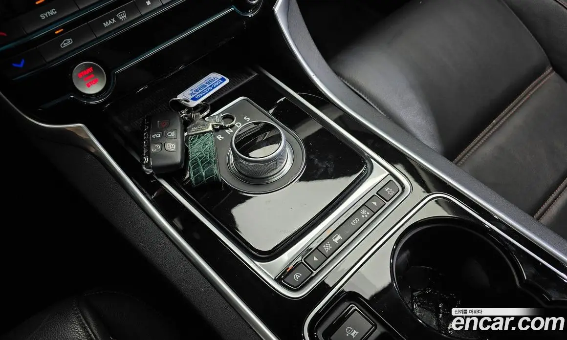 Jaguar XE 2015 2.0 автомат (гидро), фото 9 Jaguar XE 2015 2.0 автомат (гидро), фото 9