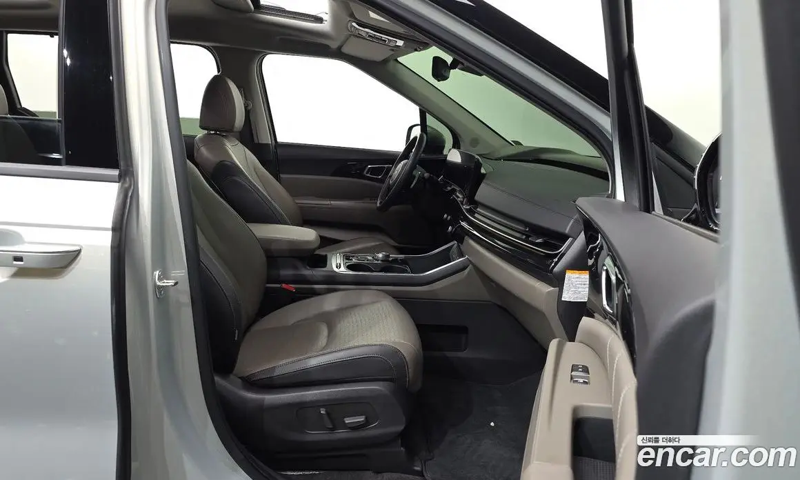 Kia Carnival 2024 1.6 автомат (гидро), фото 17