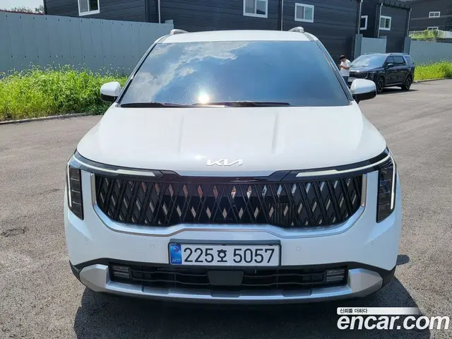Kia Carnival, 2025, 2 300 км