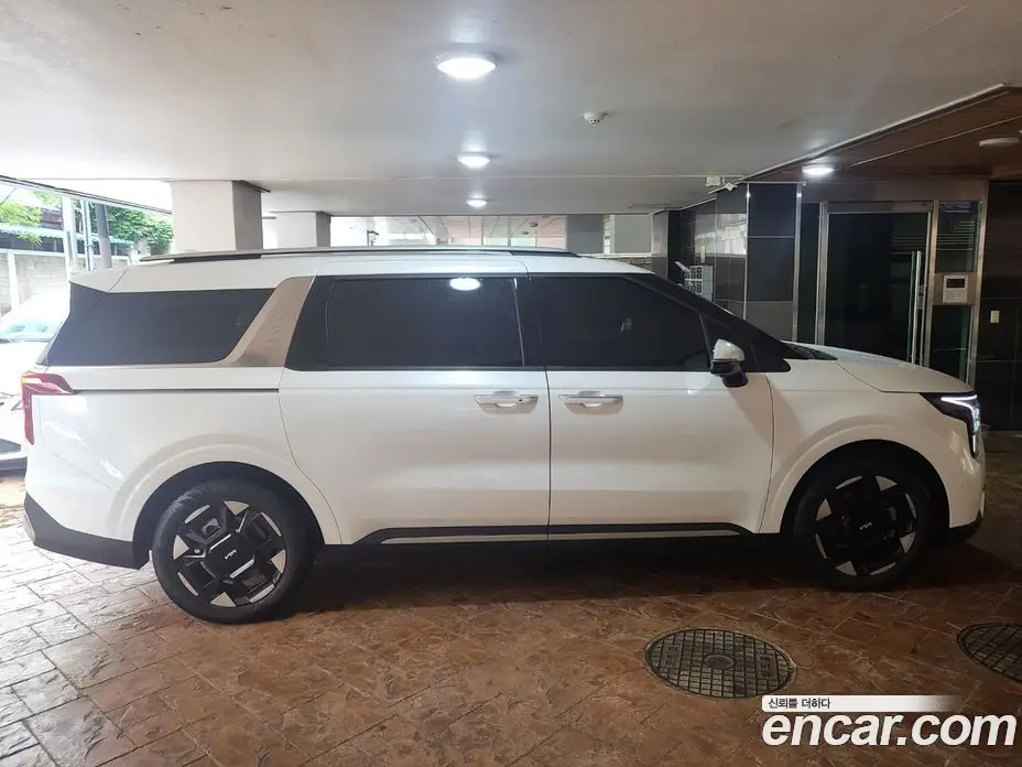 Kia Carnival 2025 1.6 автомат (гидро), фото 3