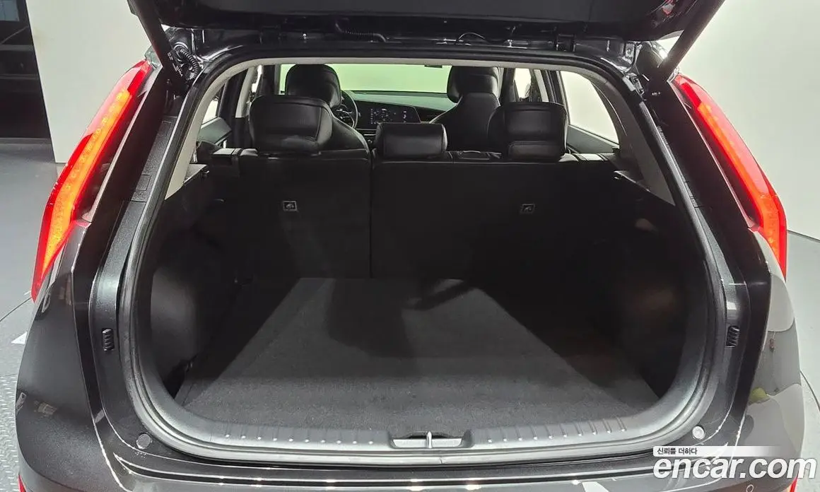 Kia Niro 2022 0.2 автомат (гидро), фото 28