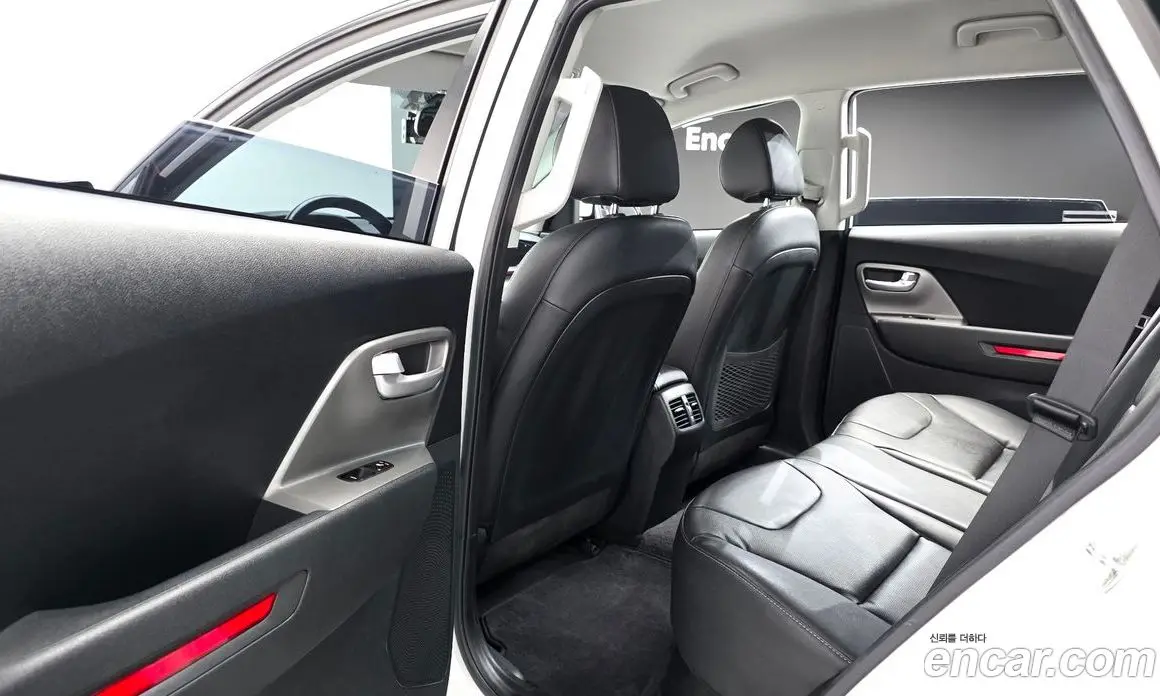 Kia Niro 2022 0.2 автомат (гидро), фото 11