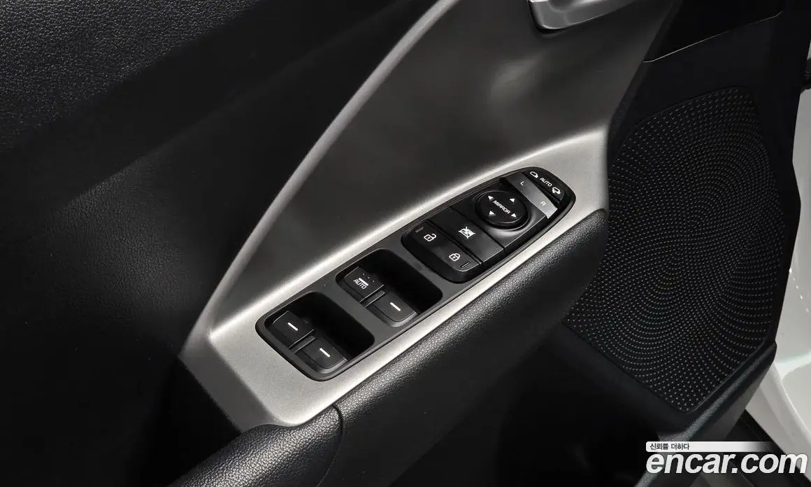 Kia Niro 2022 0.2 автомат (гидро), фото 16